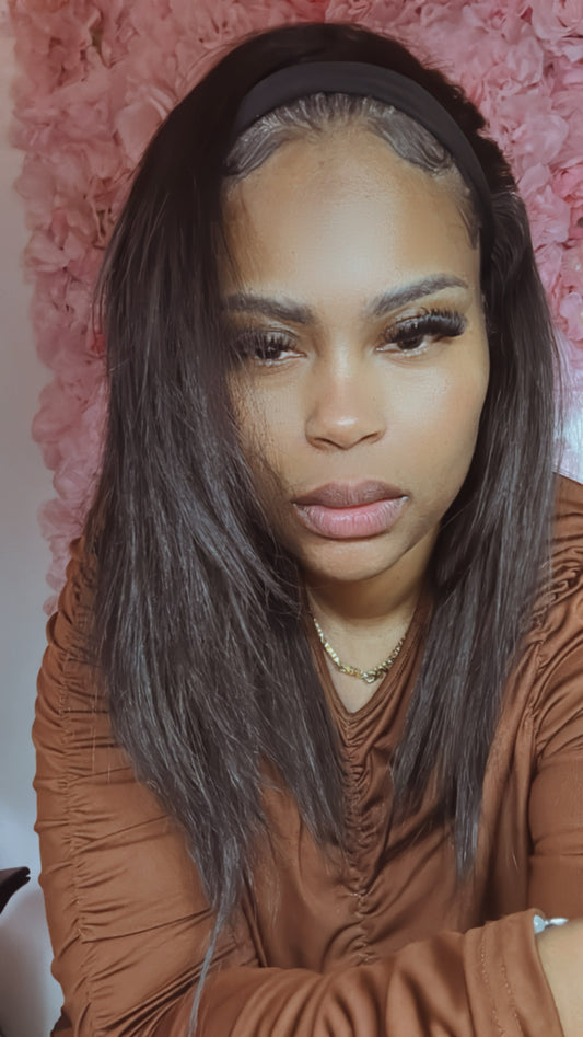 Peruca com banda lisa