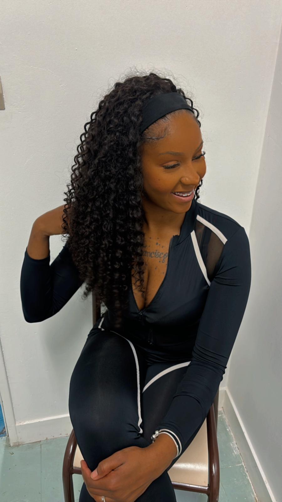 Peruca com banda encaracolada 3