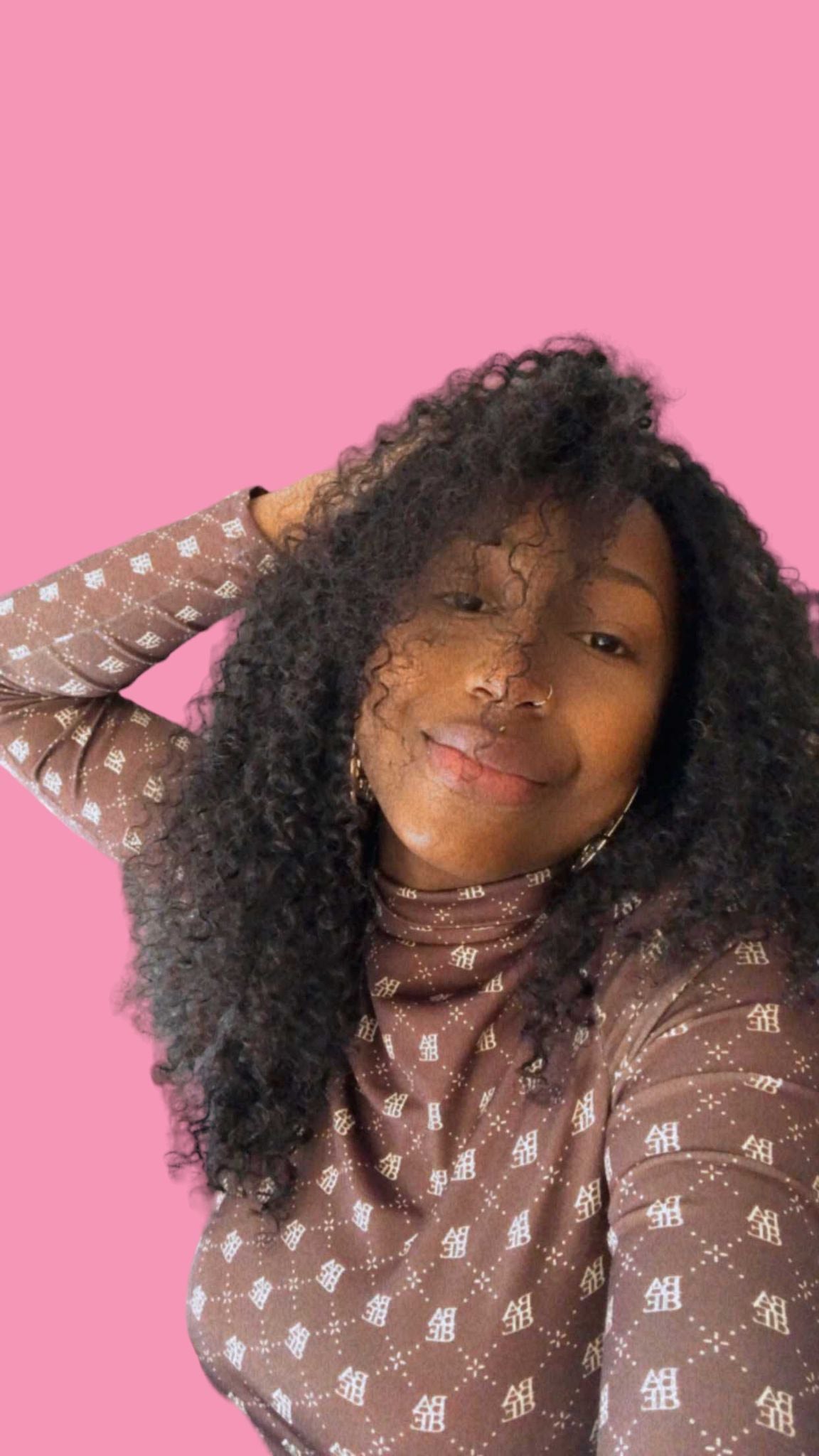 Peruca com banda encaracolada 4